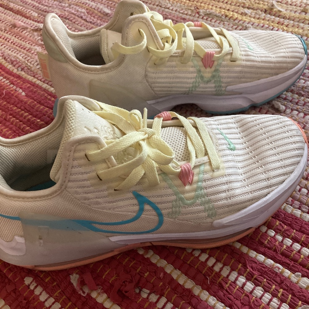 Nike shoes